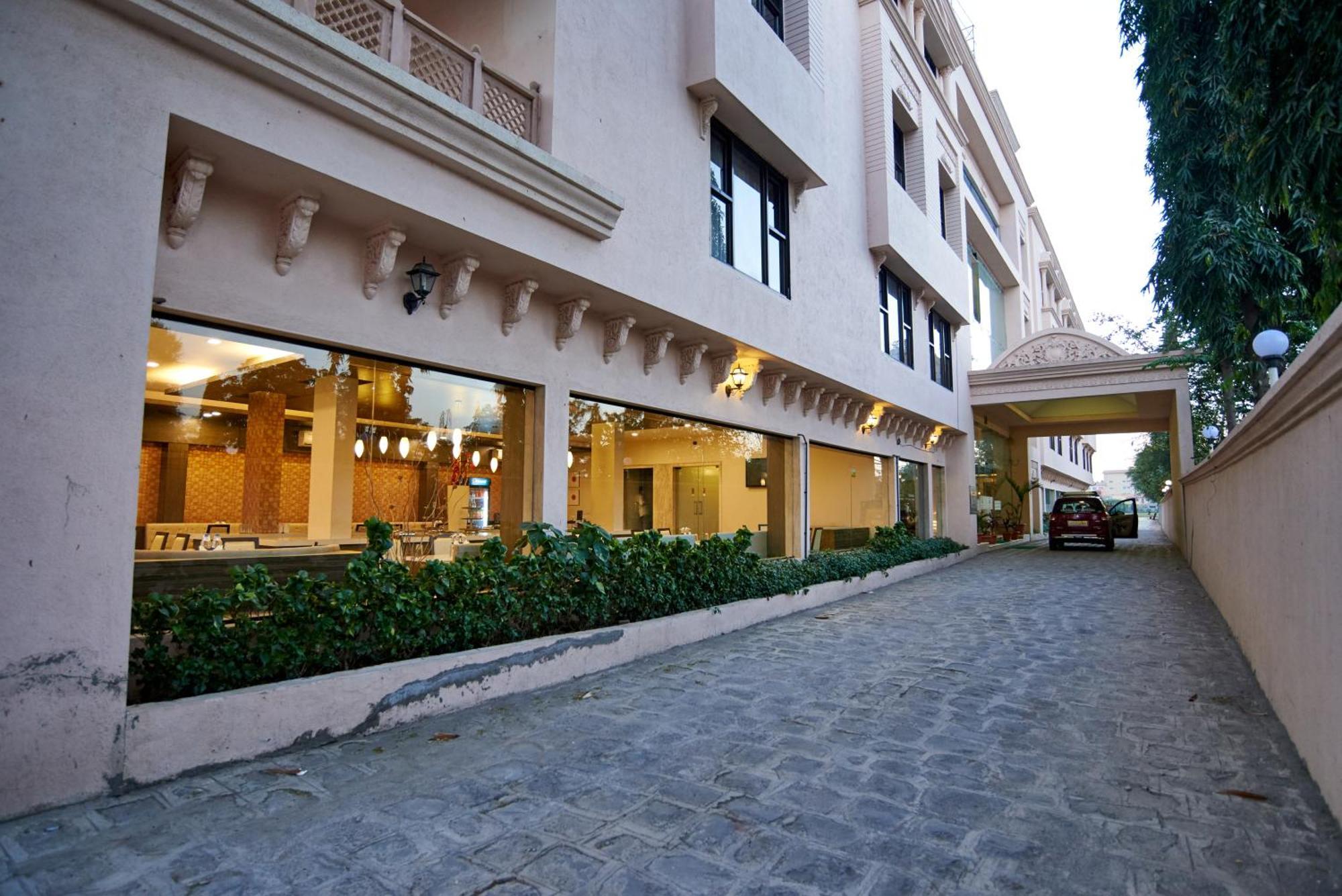 Hotel Jc Castle Širdi Exteriér fotografie